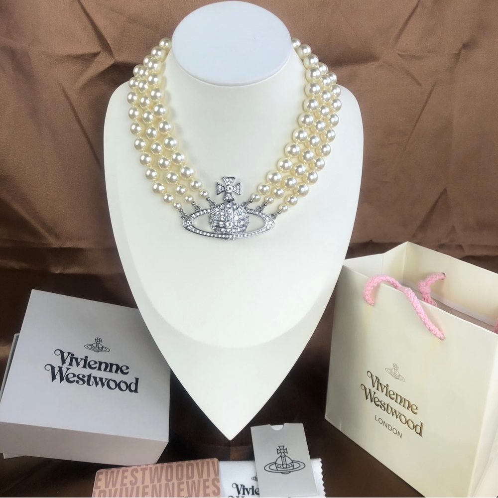 Vivienne.Westwood Three Row Pearl Bas Relief Choker
